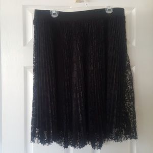 Black pleated lace skirt